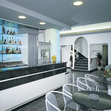 h-della-motta-bar-2